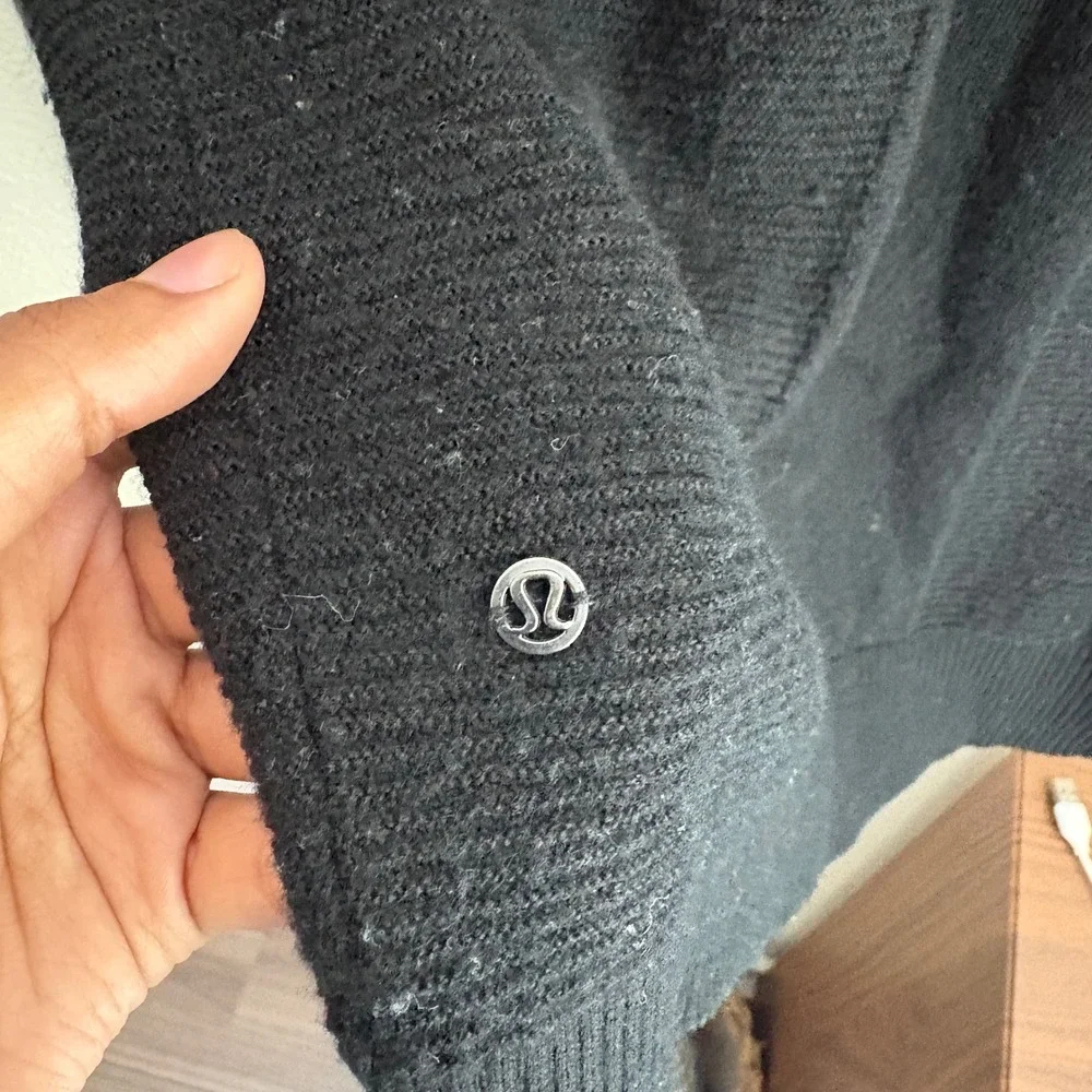 Lululemon Black Long Sleeve Knit Raglan Crewneck Sweater with Back Detail - Picture 7 of 8